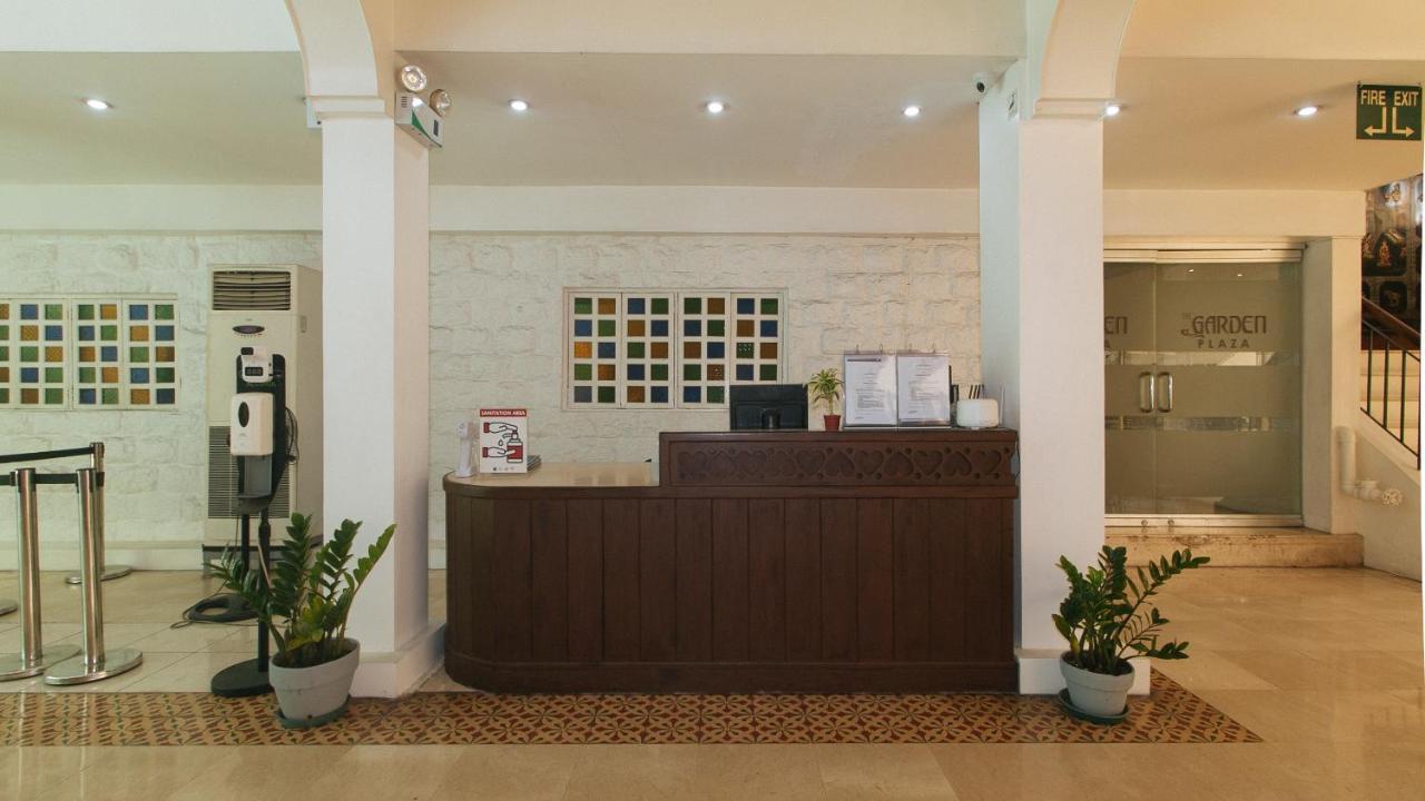 Garden Plaza Hotel Манила Экстерьер фото
