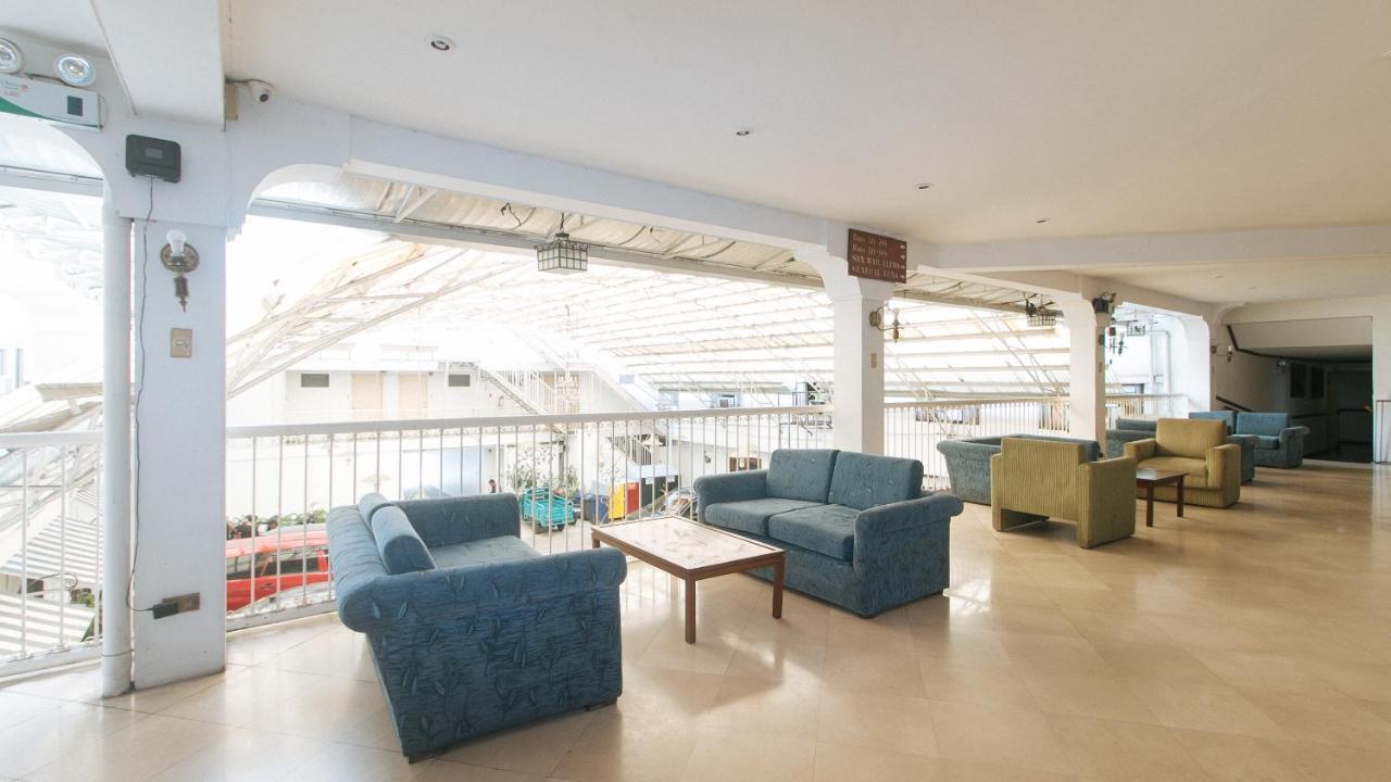 Garden Plaza Hotel Манила Экстерьер фото